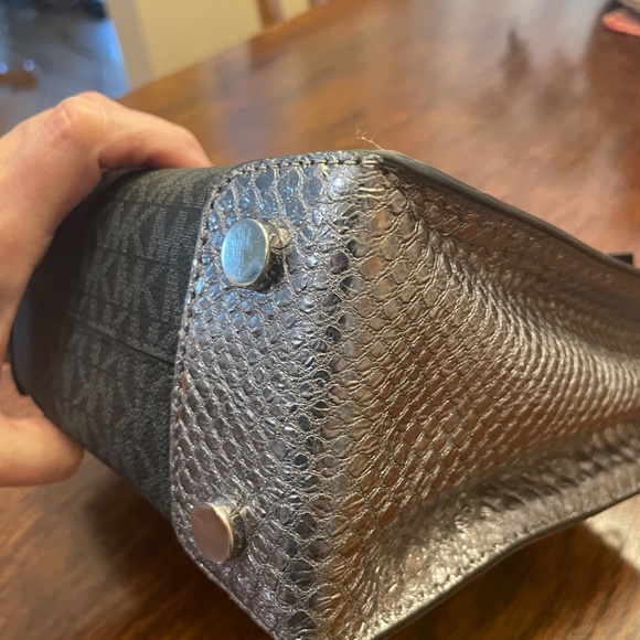 Michael Kors Mercer satchel and crossbody - Picture 7 of 16